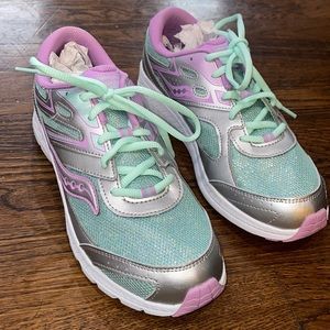 Women’s Running sneaker size 7